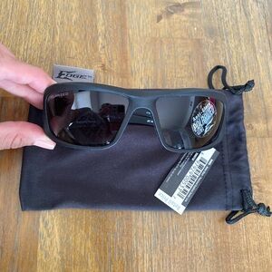 EDGE Hamel- Matte Black/ Polarized Gradient Smoke lens